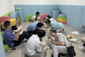 家长能学、宝宝能玩，北京社区卫生服务中心开设“家长学校”图片