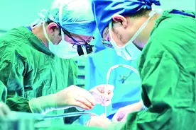 穿越雷区“拆弹” 解除九旬老人“心病”｜医疗剧《问心》热播，导报记者带你探访“救心”一线图片