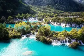 火爆！九寨沟景区10月2日、3日门票已售罄图片