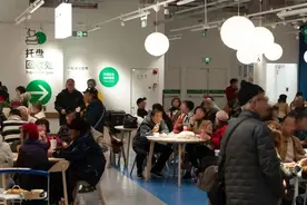 单身老人，在宜家相爱图片