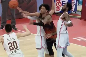 大鱼来了！曝NBA级强力锋线收到报价，或被广东上海等多队争抢？图片