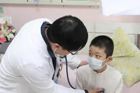 术前体重最低24.5公斤，12岁男童植入人工心脏康复出院图片