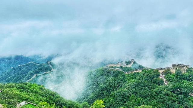 美图｜长龙沐纱！八达岭长城现云海“水墨画”