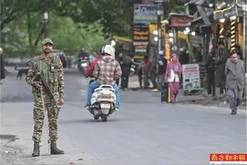 巴印在克什米尔小规模交火图片