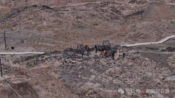 北疆文化神州行丨网络达人探秘阿拉善右旗：解锁生态与文化密码