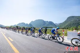 “环广西”最长的赛段：世界顶级车手角逐桂柳山水间图片