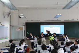 走进校园宣讲 强化安全意识图片
