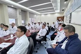 孕妈妈颅内多发肿瘤，保大还是保小？上海医院20天抢救，母子平安图片