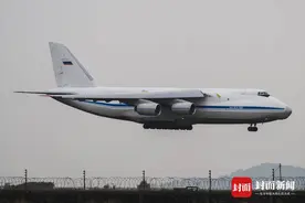 超大号运输机安-124与运油-20在珠海同框图片