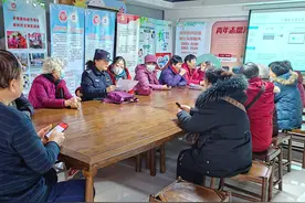 爱“拉呱”的社区民警图片