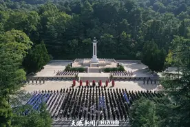 贵州省隆重举行烈士纪念日向英雄烈士敬献花篮仪式 徐麟李炳军赵永清时光辉等出席图片