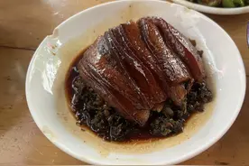 红星观察｜手工做的咸烧白越来越难吃到？餐馆“羞答答”端上预制菜图片