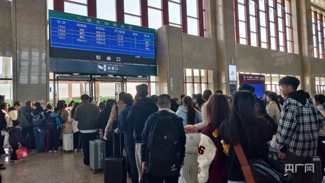 新疆超长假期激活全域旅游新动能