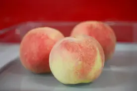 沪产水蜜桃、黄桃、蟠桃接连上市  “赏味期”持续到11月｜附选桃指南图片