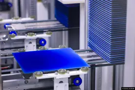 年度盘点｜供需失衡致多家光伏企业业绩预亏，板块股价今日迎小幅上涨图片