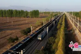 时评：中欧班列口岸破万列，领跑亚欧新通道图片