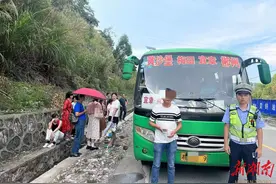 华东中南片区夏季交通安全整治行动区域会战，宜章公安交警在行动图片