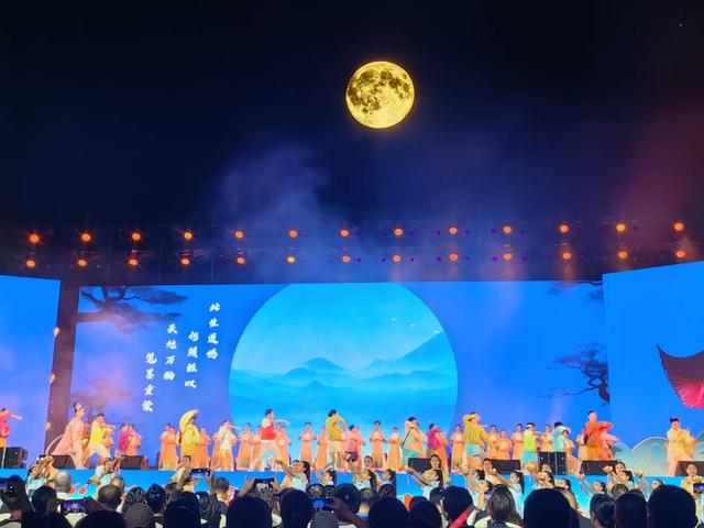 绵阳国庆文旅市场热力全开：398万游客畅游，综合收入41.24亿元