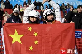 亚冬会夺冠 假小子王雪走红 10年拿了20斤重的奖牌！听王雪家人讲述假小子成长记图片