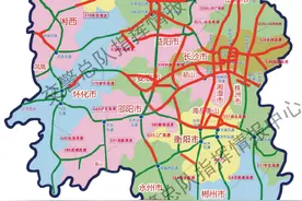 最新！湖南因大雾30条高速262个收费站临时交通管制图片