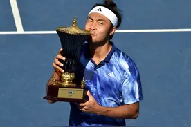 中网巡香港公开赛：特日格乐夺得男单冠军图片