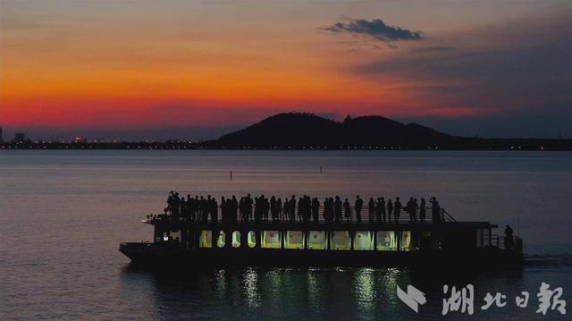 17元畅玩东湖、黄鹤楼，武汉超级文旅日浪漫来袭