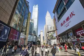 渝中：春节消费“开门红” 36家商贸企业揽金3.48亿元图片