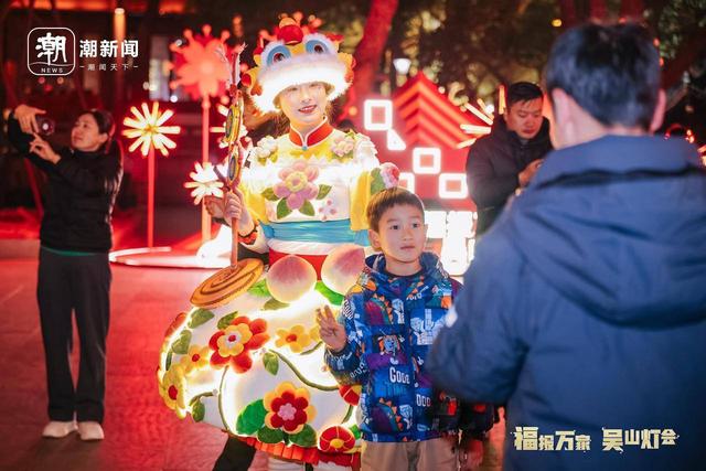 明天和潮新闻一起共度元宵佳节，杭州赏灯全攻略请收藏