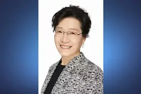 外交官郑璇，履新图片