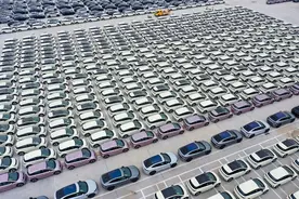 “带头使用国产新能源汽车”，释放哪些“新”信号？图片