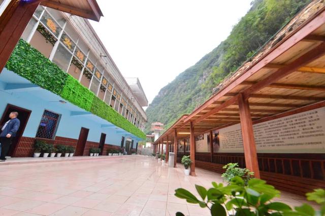 层林尽染，走进保康的秋日诗篇！