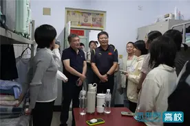 倾听“新”声 安全入“寝”！承德医学院副校长翟玉建走访学生宿舍图片