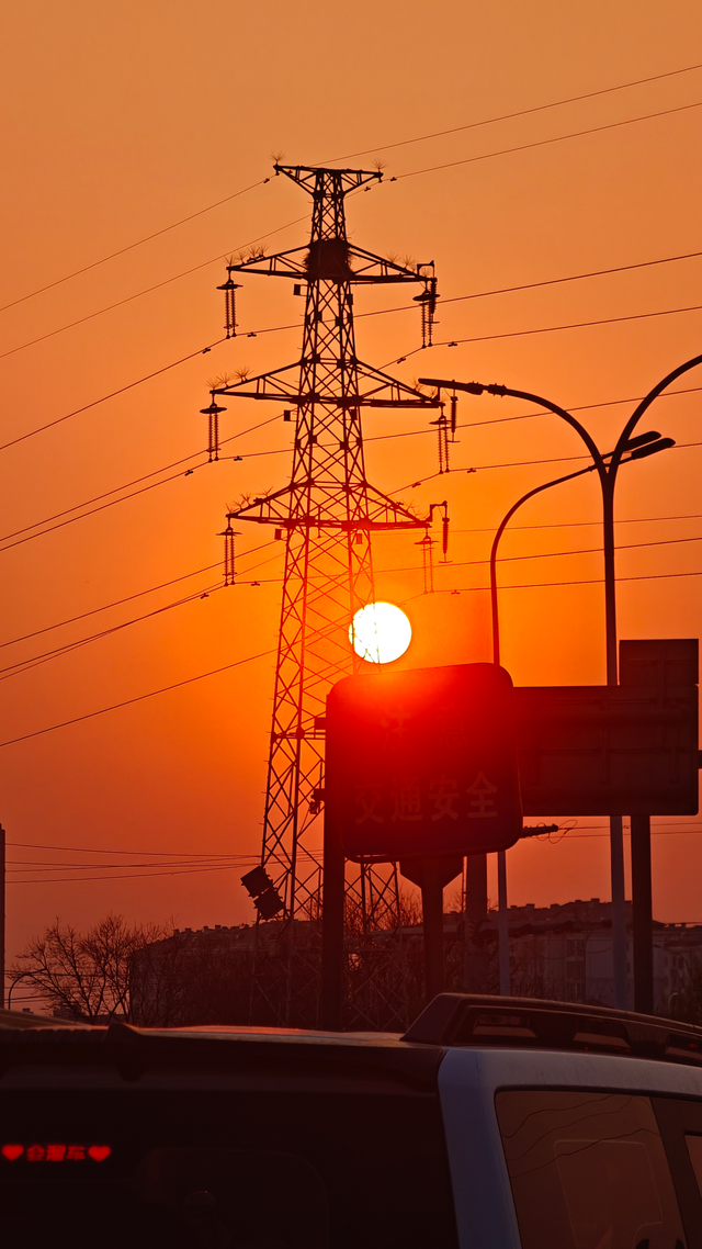 三月的最后一天，绮丽日落温柔收尾