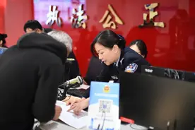 天津公安“一窗通办”跑出服务“加速度”图片