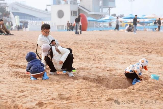 不出所料！这个假期，日照这里又排起了长队……