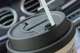 用“三品管”喝奶茶更香？浙江“吸管大王”揭秘背后消费趋势图片