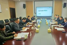 盐城机电高等职业技术学校赴南京开展“5+2”合作交流研讨图片