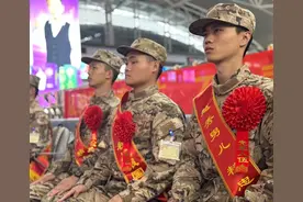 热血披戎装！广州春季新兵启程奔赴军营图片