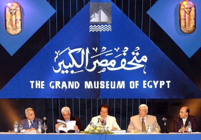 中东行记丨金字塔下，崛起一座新博物馆