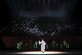 新编现代京剧《野火春风斗古城》：春风淬火铸国魂图片