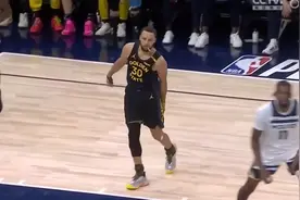 库里受伤冲上热搜！NBA勇士官方确认：左腿筋拉伤，退出比赛图片