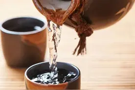 50度、52度白酒常见，51度去哪了？化学家揭秘→图片