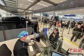 探亲、旅游入境美国被带进“小黑屋” ! 资深旅游业者建议→图片