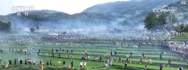 火把狂欢、丹霞探险……特色活动点亮夏日文旅盛宴　助推暑期经济活力持续释放