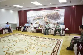 庆祝建军97周年！枣庄市新华书店开展走访慰问活动图片