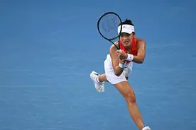 不敌鲍里妮无缘澳网女单次轮 微笑着离场的韦思佳期待笑着归来图片