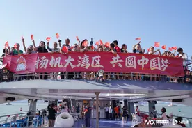 乘游轮观港珠澳大桥，致敬伟大祖国！这场活动凝聚浓浓爱国情图片