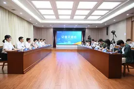 北京邮电大学举行“相约北邮 智选未来”2025年校园开放日暨高招联合咨询会图片