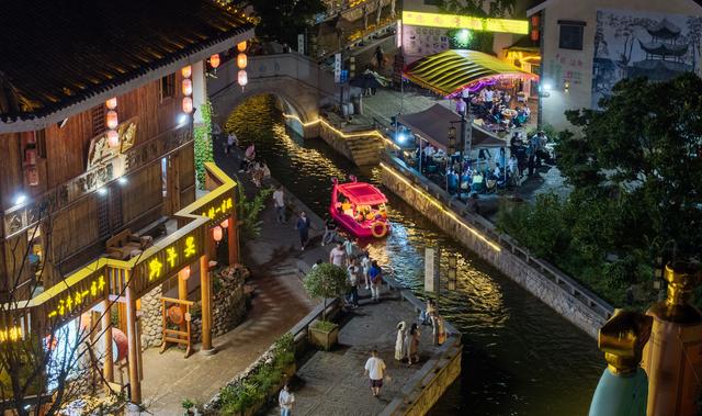 荷城夜经济带动夏日烟火气
