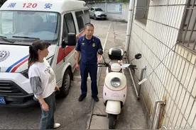 冷水江市消防大队深入居民小区持续开展电动车违规停放充电消防安全检查图片